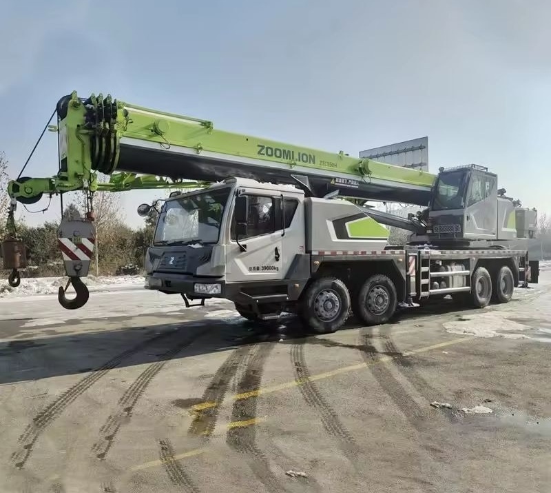 Zoomlion ZTC350 ZTC250 ZTC550 ZTC1000 35t 35ton 50t 70t - Мобильный кран: фото 1 Zoomlion ZTC350 ZTC250 ZTC550 ZTC1000 35t 35ton 50t 70t - Мобильный кран: фото 1