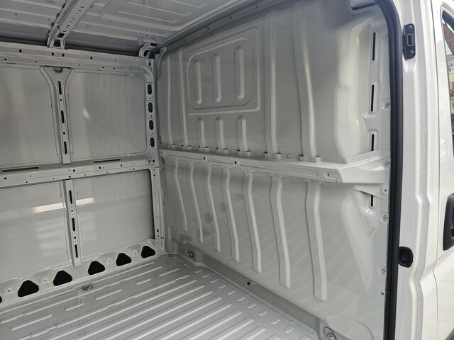 Цельнометаллический фургон FIAT Ducato 35 140 Serie10-9.2 L2H1 Premium Kabine...: фото 30 Цельнометаллический фургон FIAT Ducato 35 140 Serie10-9.2 L2H1 Premium Kabine...: фото 30