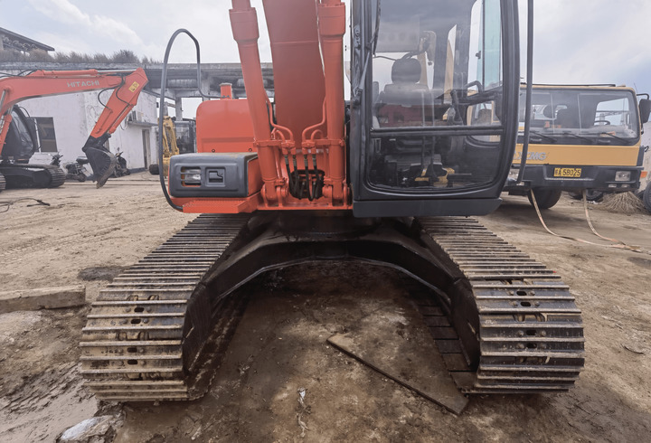 12ton hitachi ex120-5 excavator for sale used crawler digger machine SECOND HAND hitachi ex120-5 excavator for sale - Гусеничный экскаватор: фото 5 12ton hitachi ex120-5 excavator for sale used crawler digger machine SECOND HAND hitachi ex120-5 excavator for sale - Гусеничный экскаватор: фото 5
