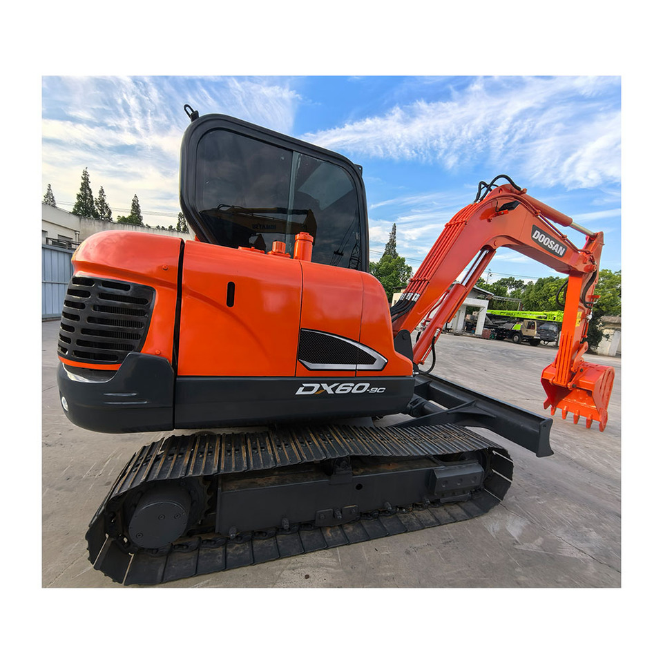 DOOSAN DX60 - Мини-экскаватор: фото 1 DOOSAN DX60 - Мини-экскаватор: фото 1