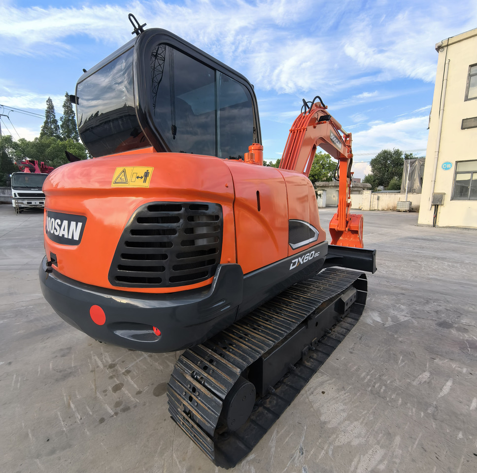 DOOSAN DX60 excavator - Мини-экскаватор: фото 3 DOOSAN DX60 excavator - Мини-экскаватор: фото 3