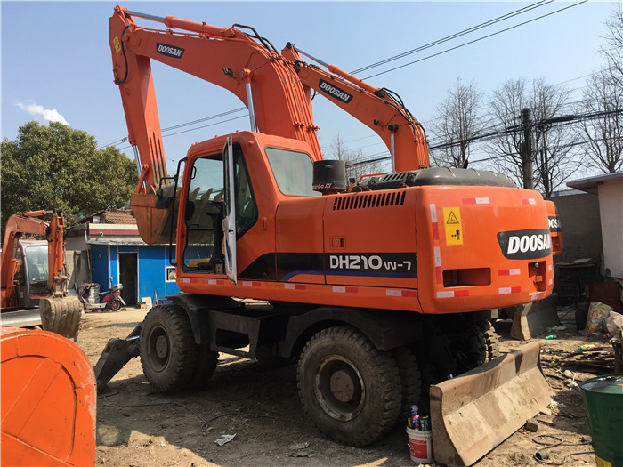 Doosan DH210w-7 wheel excavator - Колёсный экскаватор: фото 1 Doosan DH210w-7 wheel excavator - Колёсный экскаватор: фото 1
