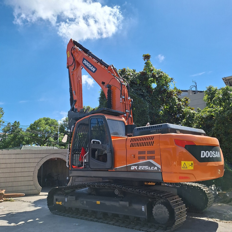 Doosan Dx225LCA  Crawler Excavator - Гусеничный экскаватор: фото 1 Doosan Dx225LCA  Crawler Excavator - Гусеничный экскаватор: фото 1