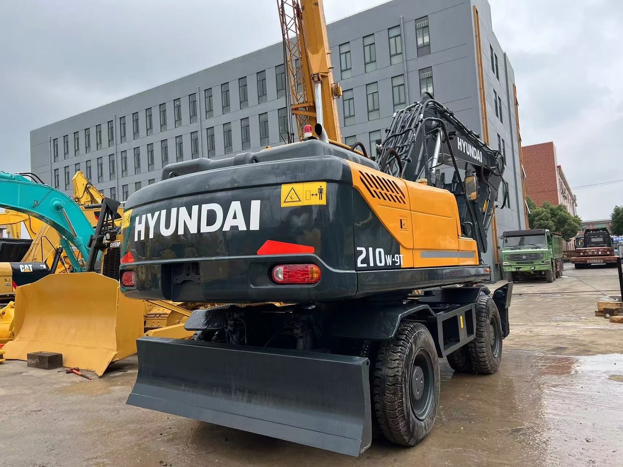Hyundai 210w-9 wheel excavator - Колёсный экскаватор: фото 3 Hyundai 210w-9 wheel excavator - Колёсный экскаватор: фото 3