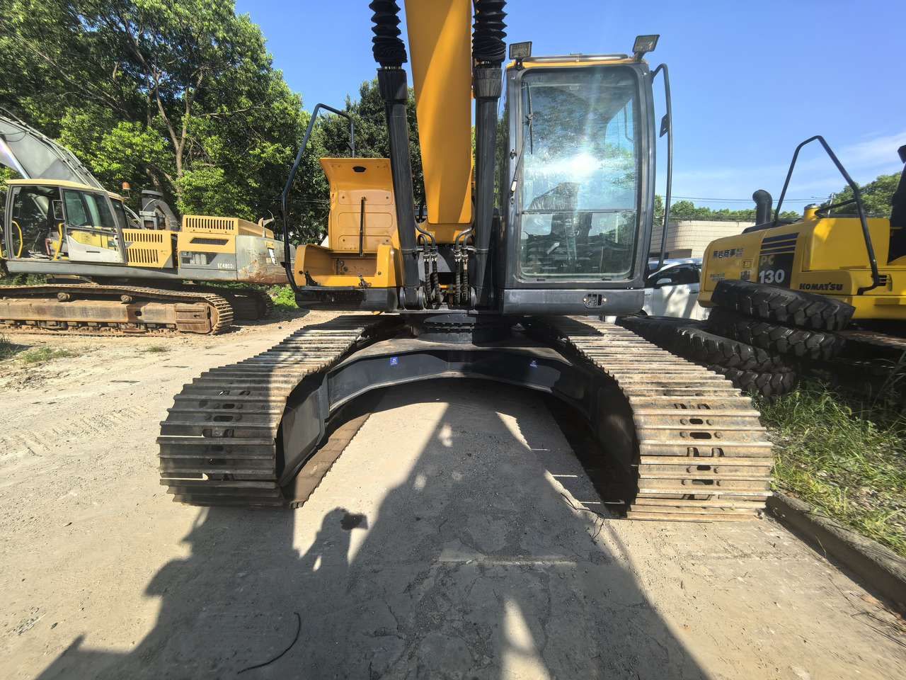 Hyundai 220lc-9s excavator - Колёсный экскаватор: фото 5 Hyundai 220lc-9s excavator - Колёсный экскаватор: фото 5