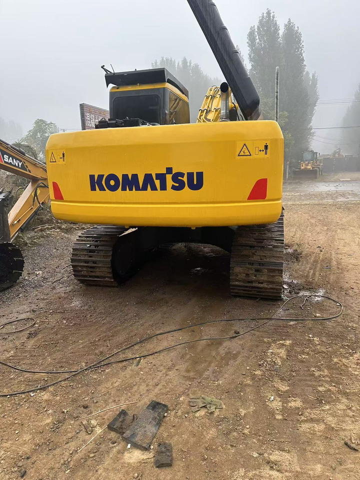 Komatsu PC200-7 excavator - Гусеничный экскаватор: фото 5 Komatsu PC200-7 excavator - Гусеничный экскаватор: фото 5