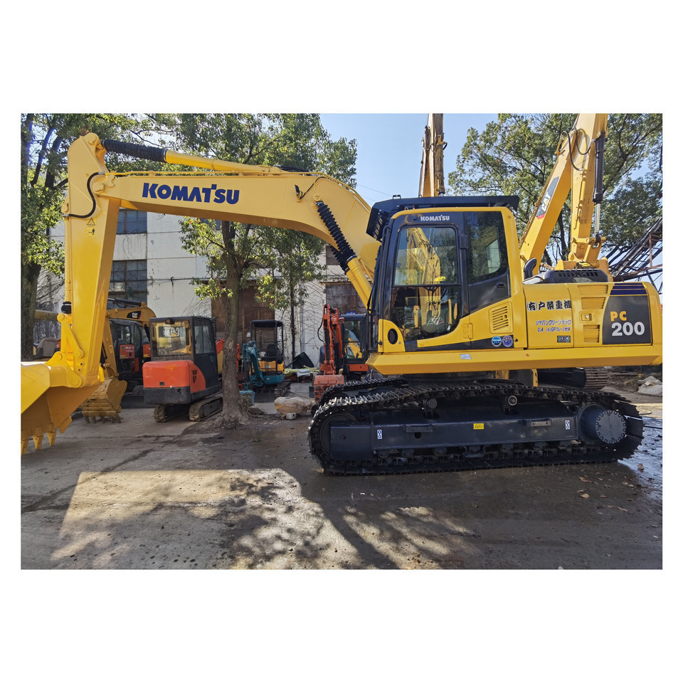 Komatsu PC200-8 Excavator - Гусеничный экскаватор: фото 2 Komatsu PC200-8 Excavator - Гусеничный экскаватор: фото 2