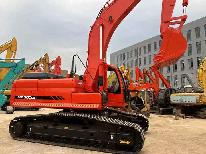 Original Korea Doosan Used Excavator 30 Ton Doosan DX300LC Crawler Excavator For Sale - Гусеничный экскаватор: фото 3 Original Korea Doosan Used Excavator 30 Ton Doosan DX300LC Crawler Excavator For Sale - Гусеничный экскаватор: фото 3