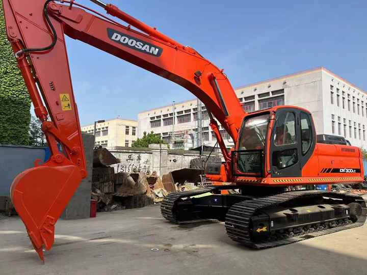 Original Korea Doosan Used Excavator 30 Ton Doosan DX300LC Crawler Excavator For Sale - Гусеничный экскаватор: фото 2 Original Korea Doosan Used Excavator 30 Ton Doosan DX300LC Crawler Excavator For Sale - Гусеничный экскаватор: фото 2