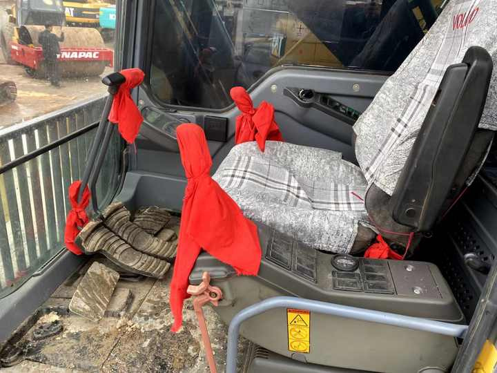 Second Hand Hydraulic Excavator Volvo 290BLC Used Excavator used excavator China trade - Гусеничный экскаватор: фото 5 Second Hand Hydraulic Excavator Volvo 290BLC Used Excavator used excavator China trade - Гусеничный экскаватор: фото 5