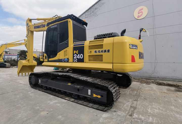 Used Excavator Komatsu PC240LC-8 original Japan Komatsu PC240-8 Digger for Sale - Гусеничный экскаватор: фото 3 Used Excavator Komatsu PC240LC-8 original Japan Komatsu PC240-8 Digger for Sale - Гусеничный экскаватор: фото 3