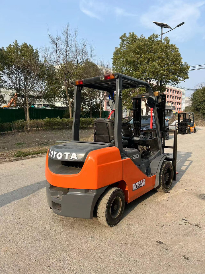 Used Toyota 8FD30 forklift - Дизельный погрузчик: фото 3 Used Toyota 8FD30 forklift - Дизельный погрузчик: фото 3