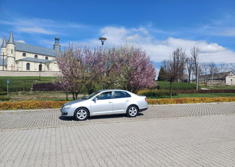 Volkswagen Jetta 2.0 TDI DPF Comfortline - Седан: фото 1 Volkswagen Jetta 2.0 TDI DPF Comfortline - Седан: фото 1