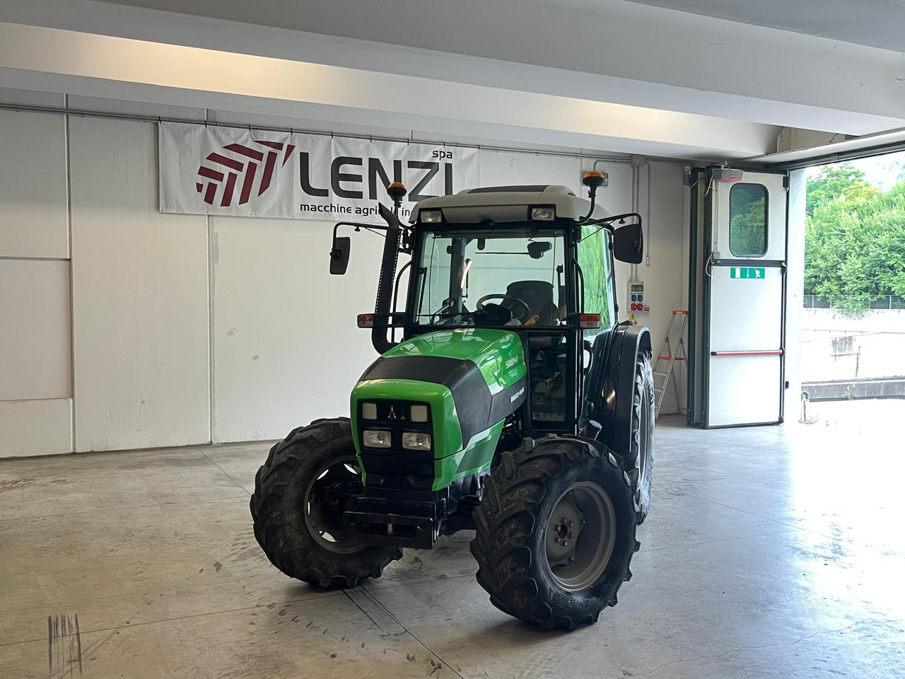 DEUTZ-FAHR 5100.4 D - Трактор: фото 2 DEUTZ-FAHR 5100.4 D - Трактор: фото 2