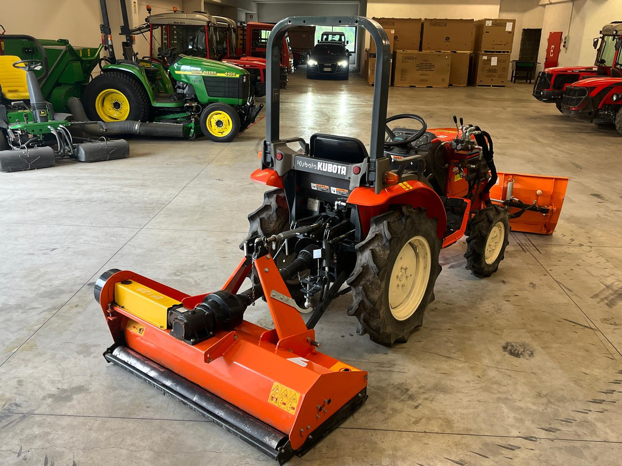 KUBOTA GB-16 – 4×4 - Трактор: фото 4 KUBOTA GB-16 – 4×4 - Трактор: фото 4