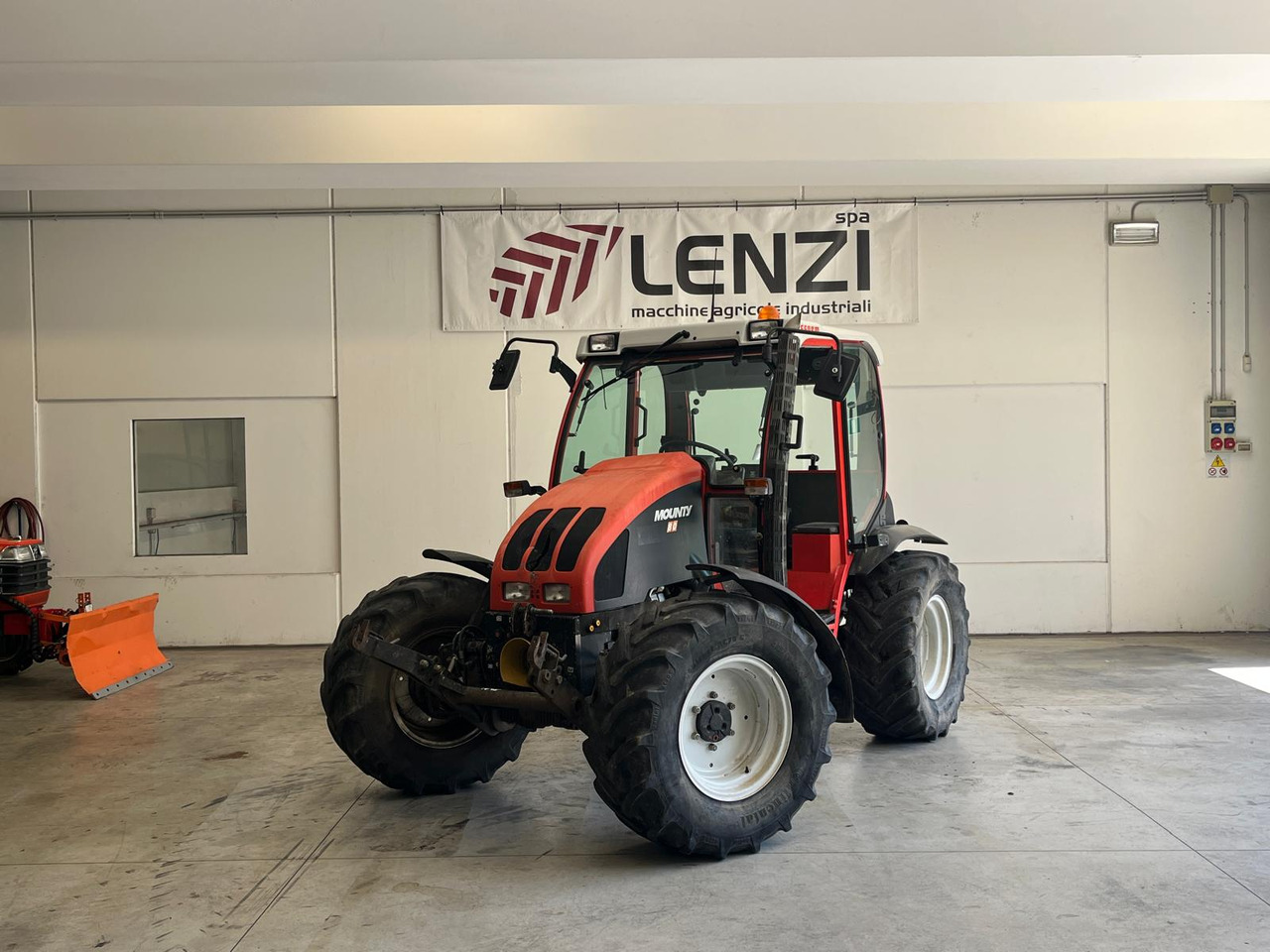 REFORM MOUNTY 80 - Трактор: фото 1 REFORM MOUNTY 80 - Трактор: фото 1