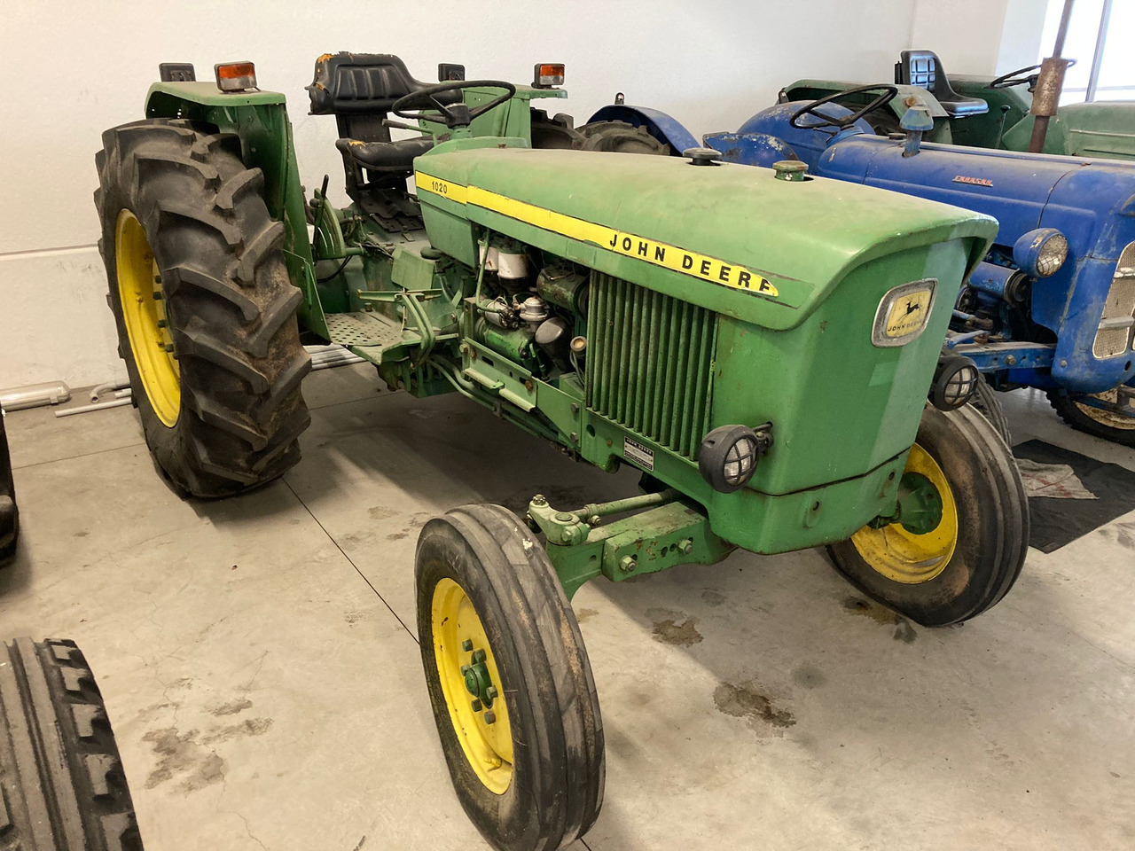 TRATTORE JOHN DEERE 1020 - Трактор: фото 1 TRATTORE JOHN DEERE 1020 - Трактор: фото 1