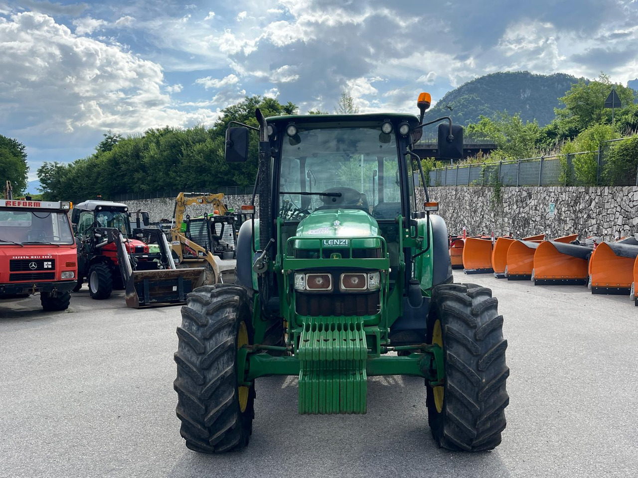 TRATTORE JOHN DEERE 5080 M - Трактор: фото 3 TRATTORE JOHN DEERE 5080 M - Трактор: фото 3
