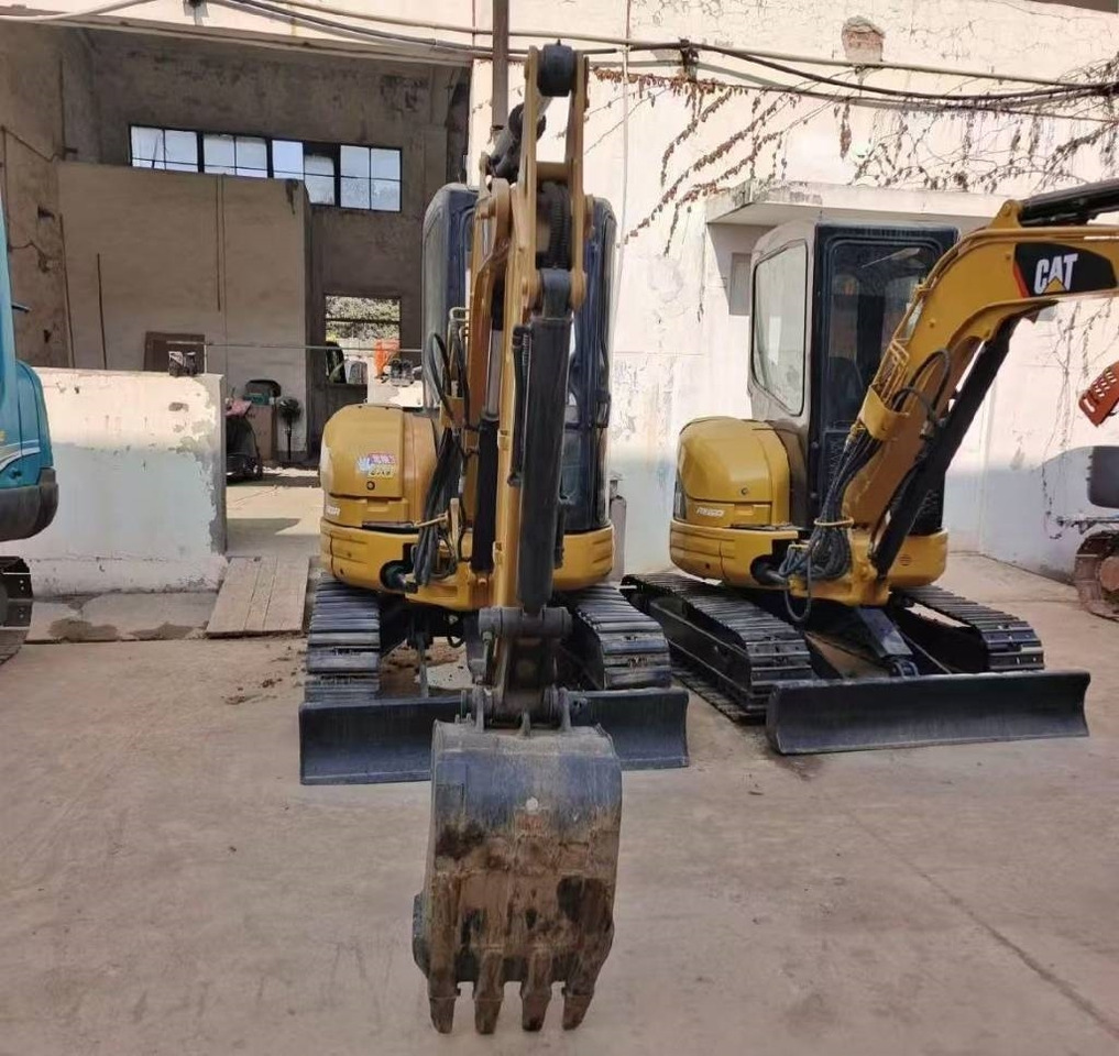 CAT 303 CR - Мини-экскаватор: фото 2 CAT 303 CR - Мини-экскаватор: фото 2