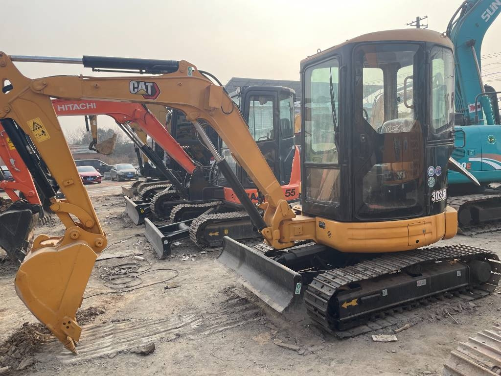 CAT 303 - Мини-экскаватор: фото 1 CAT 303 - Мини-экскаватор: фото 1