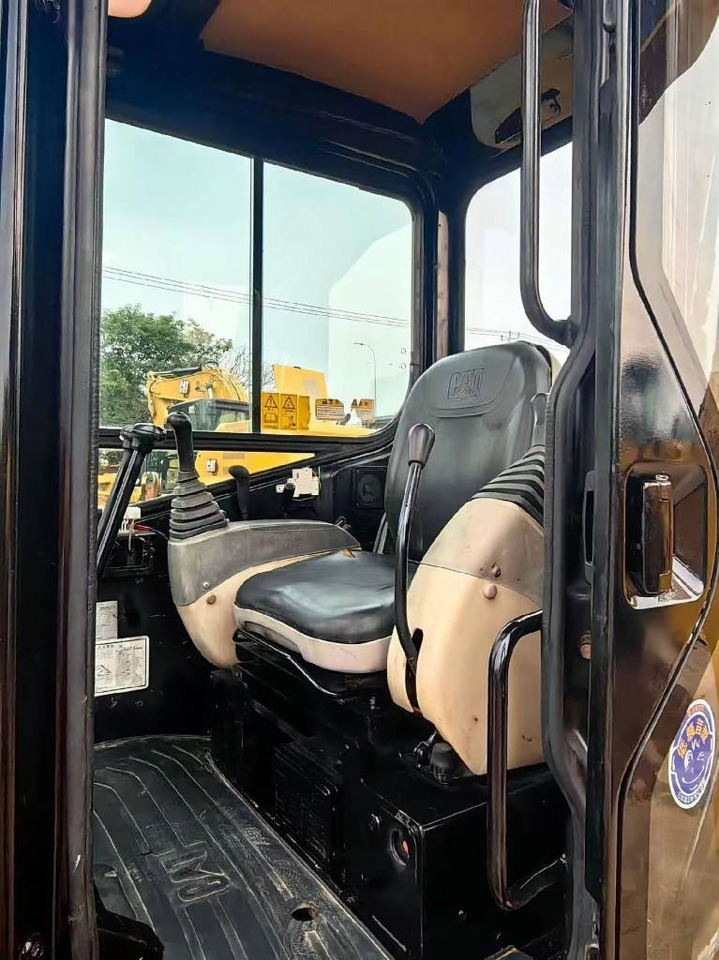 CAT 304 C - Мини-экскаватор: фото 4 CAT 304 C - Мини-экскаватор: фото 4