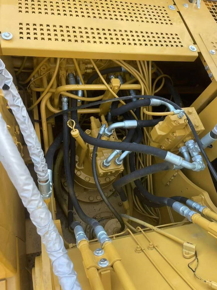 CAT 320 B - Гусеничный экскаватор: фото 2 CAT 320 B - Гусеничный экскаватор: фото 2