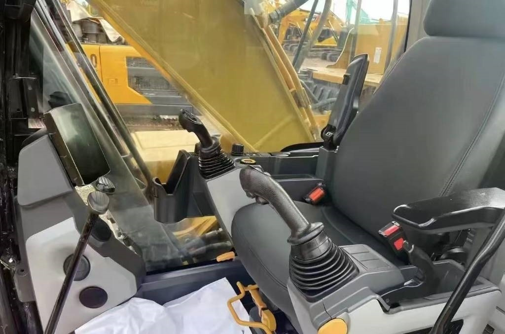 CAT 320 D - Гусеничный экскаватор: фото 4 CAT 320 D - Гусеничный экскаватор: фото 4
