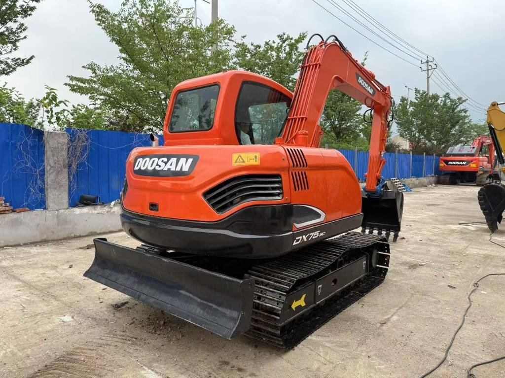 Doosan DX 75  - Гусеничный экскаватор: фото 5 Doosan DX 75  - Гусеничный экскаватор: фото 5
