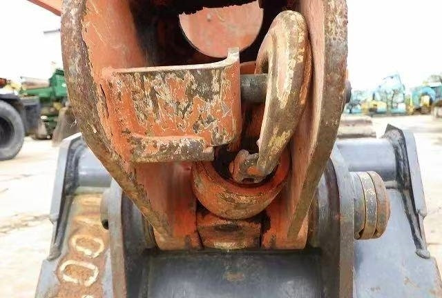 Hitachi 30 - Гусеничный экскаватор: фото 5 Hitachi 30 - Гусеничный экскаватор: фото 5