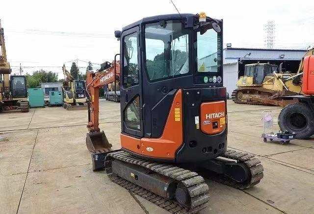 Hitachi 30 - Мини-экскаватор: фото 1 Hitachi 30 - Мини-экскаватор: фото 1