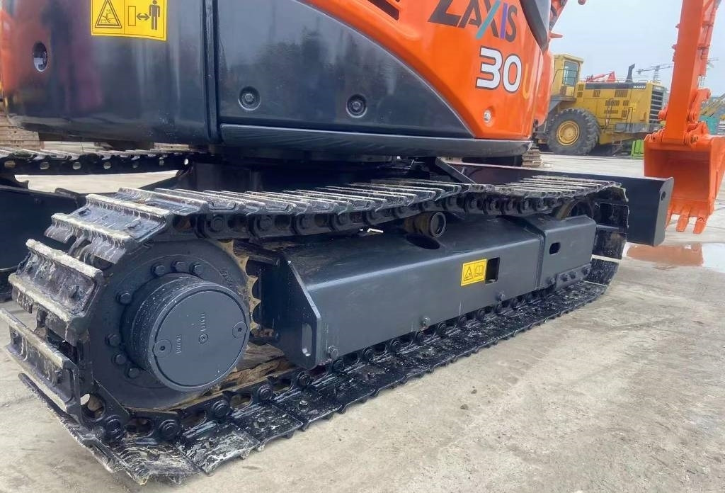 Hitachi 30 - Гусеничный экскаватор: фото 5 Hitachi 30 - Гусеничный экскаватор: фото 5