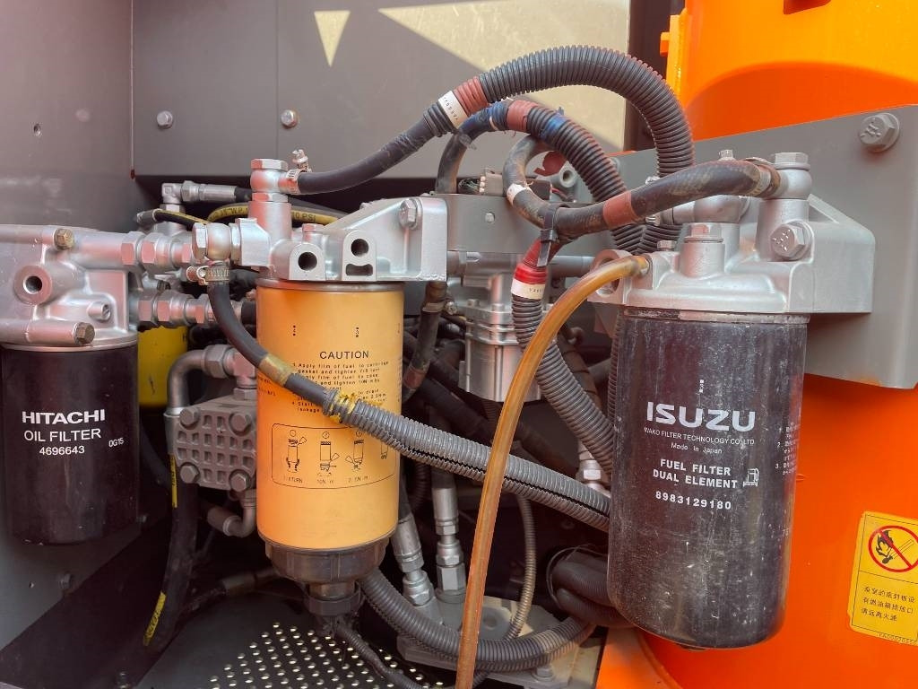 Hitachi ZX 130 - Гусеничный экскаватор: фото 4 Hitachi ZX 130 - Гусеничный экскаватор: фото 4