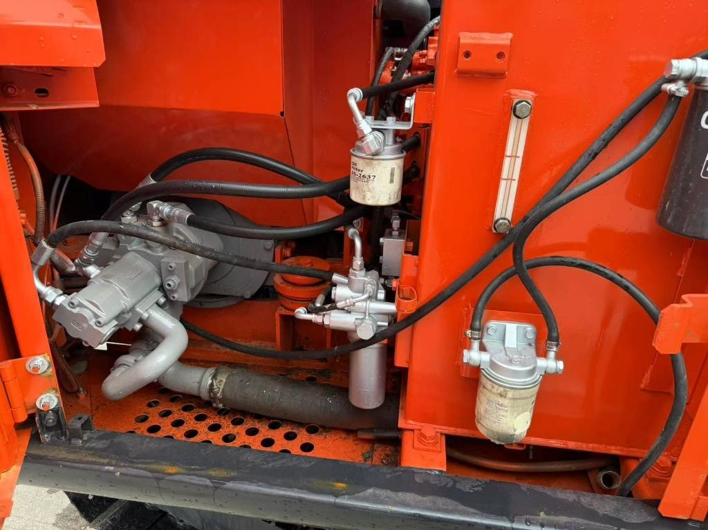 Hitachi ZX 60 - Мини-экскаватор: фото 3 Hitachi ZX 60 - Мини-экскаватор: фото 3