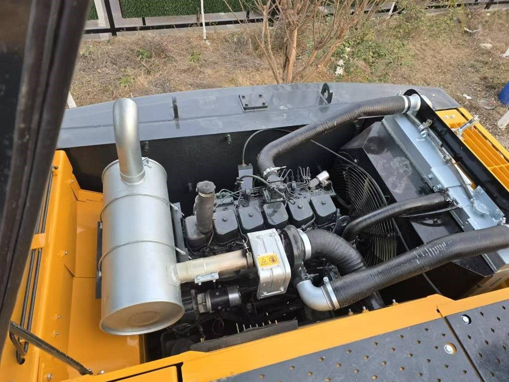 Hyundai 220 - Гусеничный экскаватор: фото 4 Hyundai 220 - Гусеничный экскаватор: фото 4