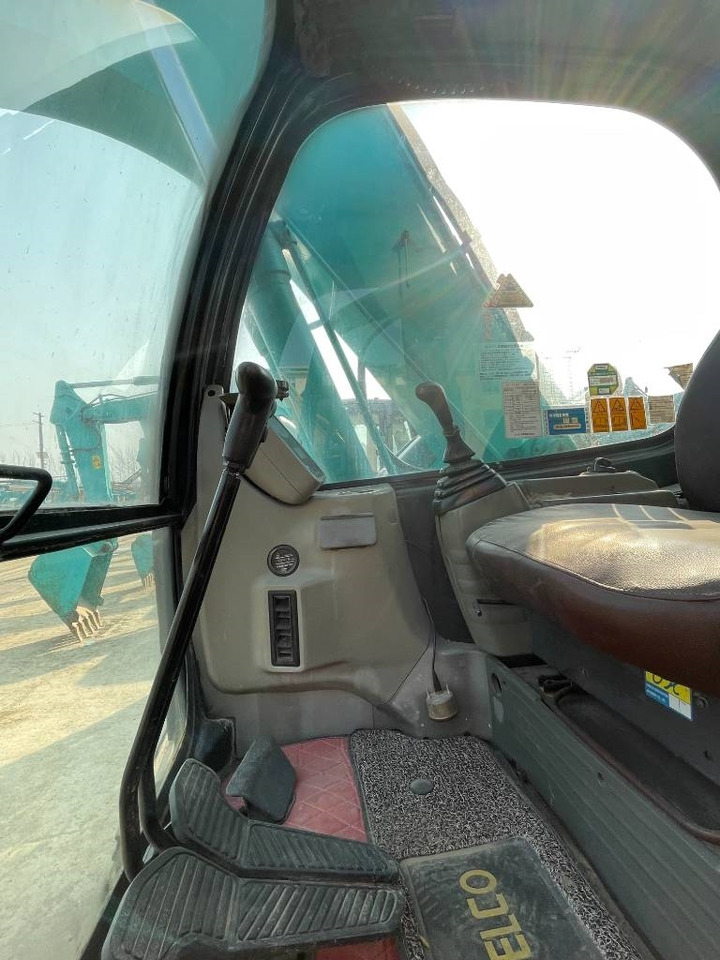 Kobelco SK 135 SR LC - Гусеничный экскаватор: фото 2 Kobelco SK 135 SR LC - Гусеничный экскаватор: фото 2