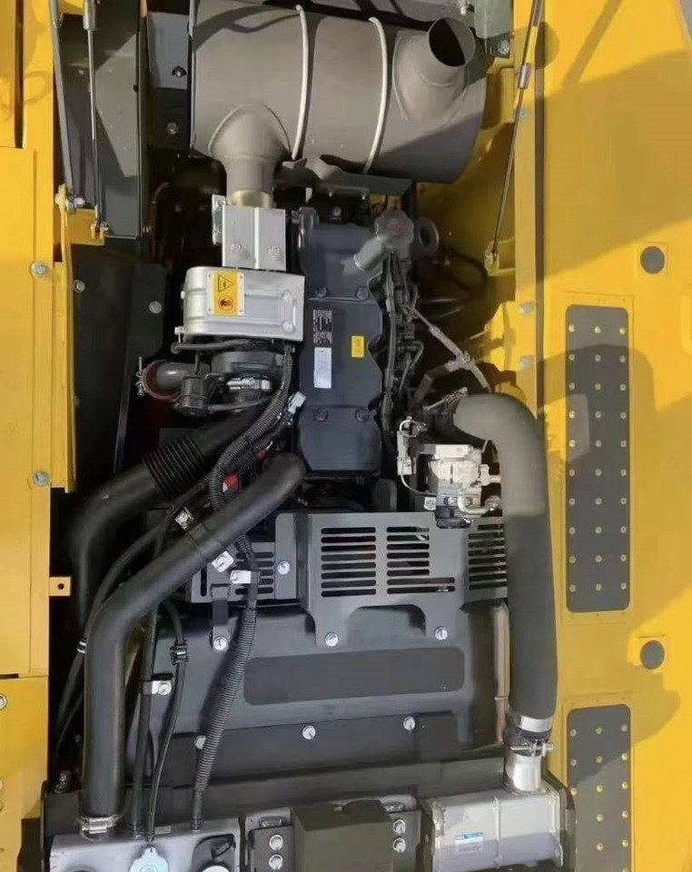 Komatsu PC 200-8 - Гусеничный экскаватор: фото 2 Komatsu PC 200-8 - Гусеничный экскаватор: фото 2