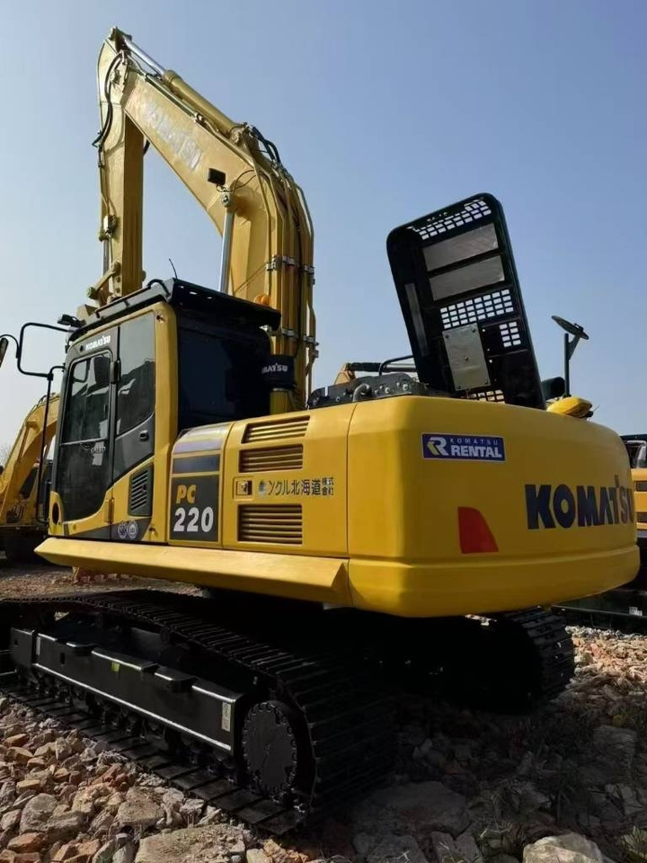 Komatsu PC 220-8  - Гусеничный экскаватор: фото 1 Komatsu PC 220-8  - Гусеничный экскаватор: фото 1