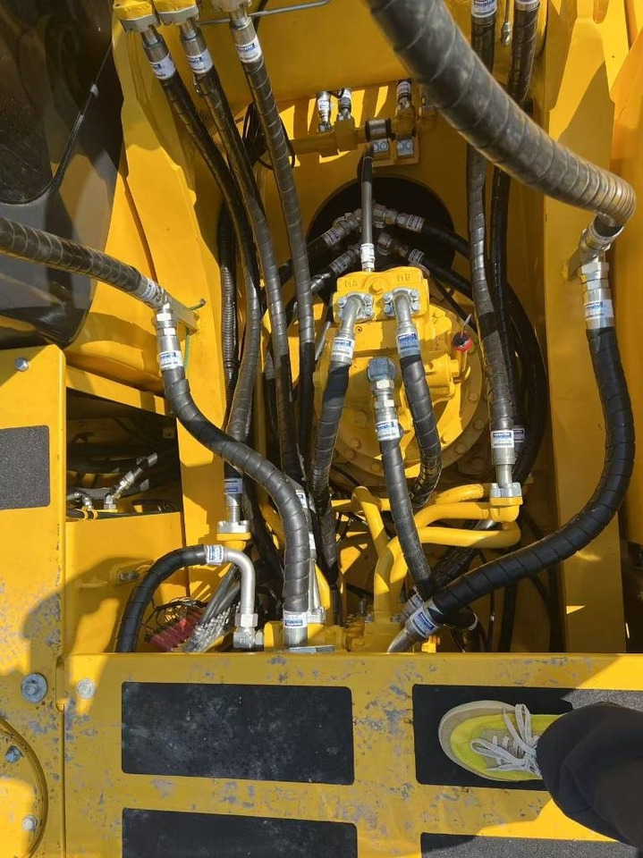 Komatsu PC 300 - Гусеничный экскаватор: фото 5 Komatsu PC 300 - Гусеничный экскаватор: фото 5