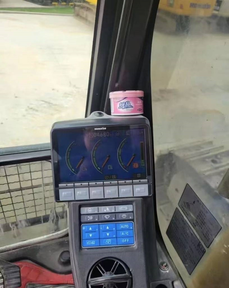 Komatsu PC 460-8 - Гусеничный экскаватор: фото 2 Komatsu PC 460-8 - Гусеничный экскаватор: фото 2