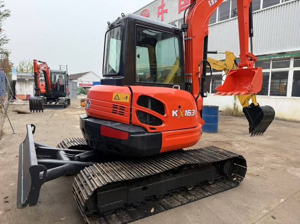 Kubota 163 - Гусеничный экскаватор: фото 4 Kubota 163 - Гусеничный экскаватор: фото 4