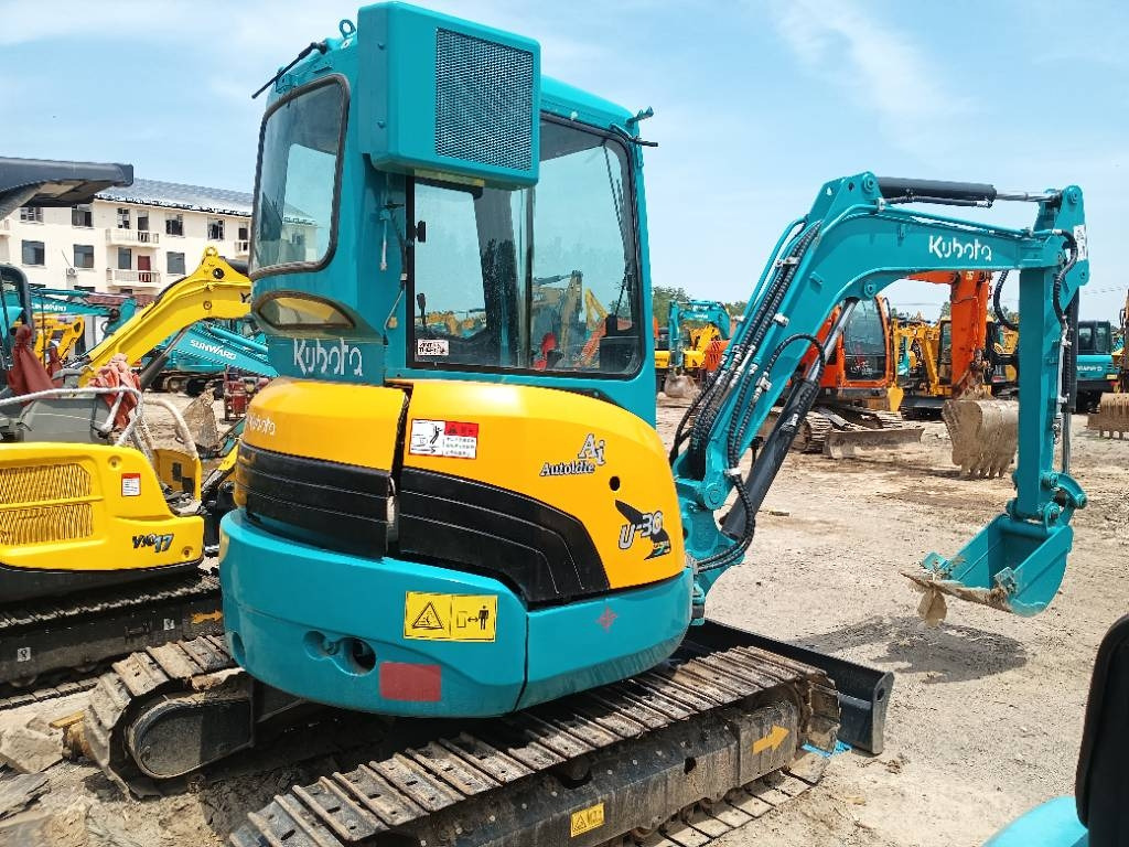 Kubota U 30 - Мини-экскаватор: фото 1 Kubota U 30 - Мини-экскаватор: фото 1