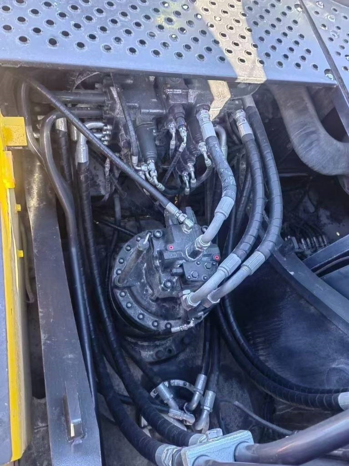 Volvo EC 290 - Гусеничный экскаватор: фото 2 Volvo EC 290 - Гусеничный экскаватор: фото 2