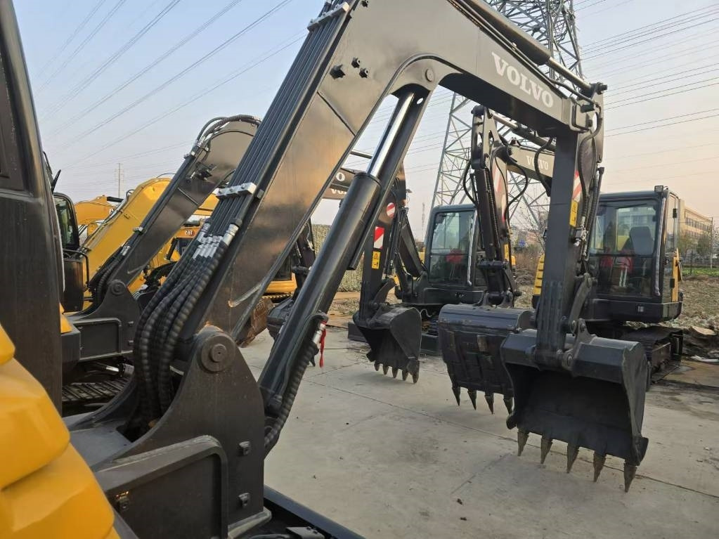 Volvo EC 60 - Гусеничный экскаватор: фото 4 Volvo EC 60 - Гусеничный экскаватор: фото 4