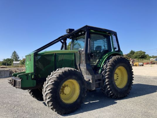 John Deere 6215R AUTOPOWR - Трактор: фото 1 John Deere 6215R AUTOPOWR - Трактор: фото 1