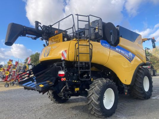 Зерноуборочный комбайн New Holland CR 7.90: фото 12 Зерноуборочный комбайн New Holland CR 7.90: фото 12