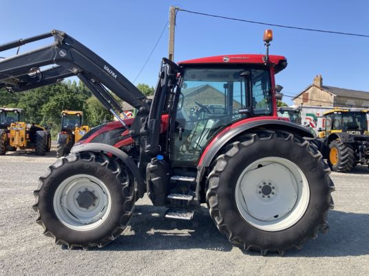 Valtra G105 - Трактор: фото 2 Valtra G105 - Трактор: фото 2