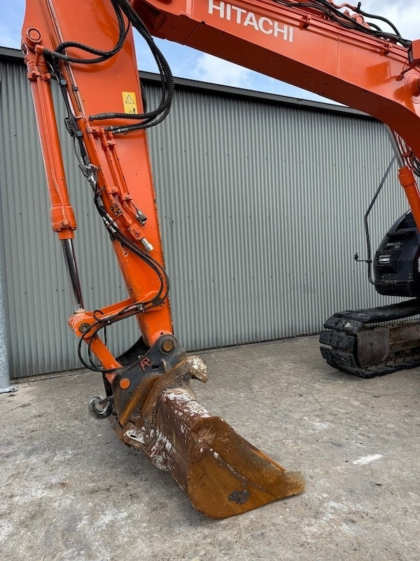Hitachi ZX 135 US-5B - Гусеничный экскаватор: фото 5 Hitachi ZX 135 US-5B - Гусеничный экскаватор: фото 5