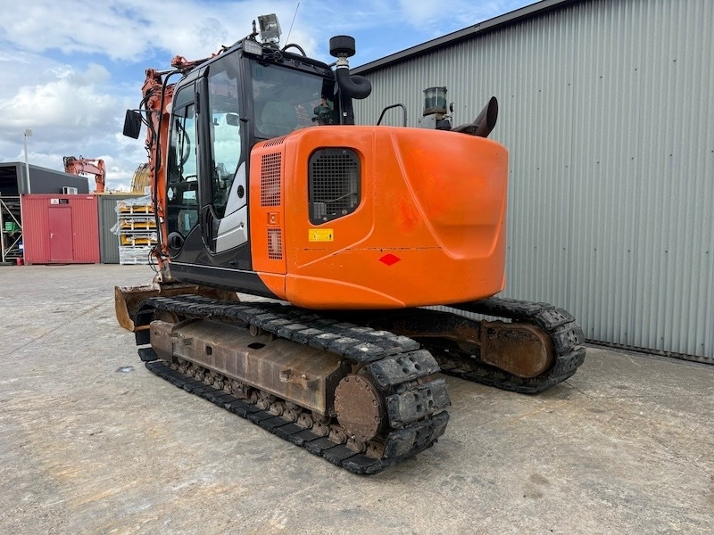 Hitachi ZX 135 US-5B - Гусеничный экскаватор: фото 2 Hitachi ZX 135 US-5B - Гусеничный экскаватор: фото 2