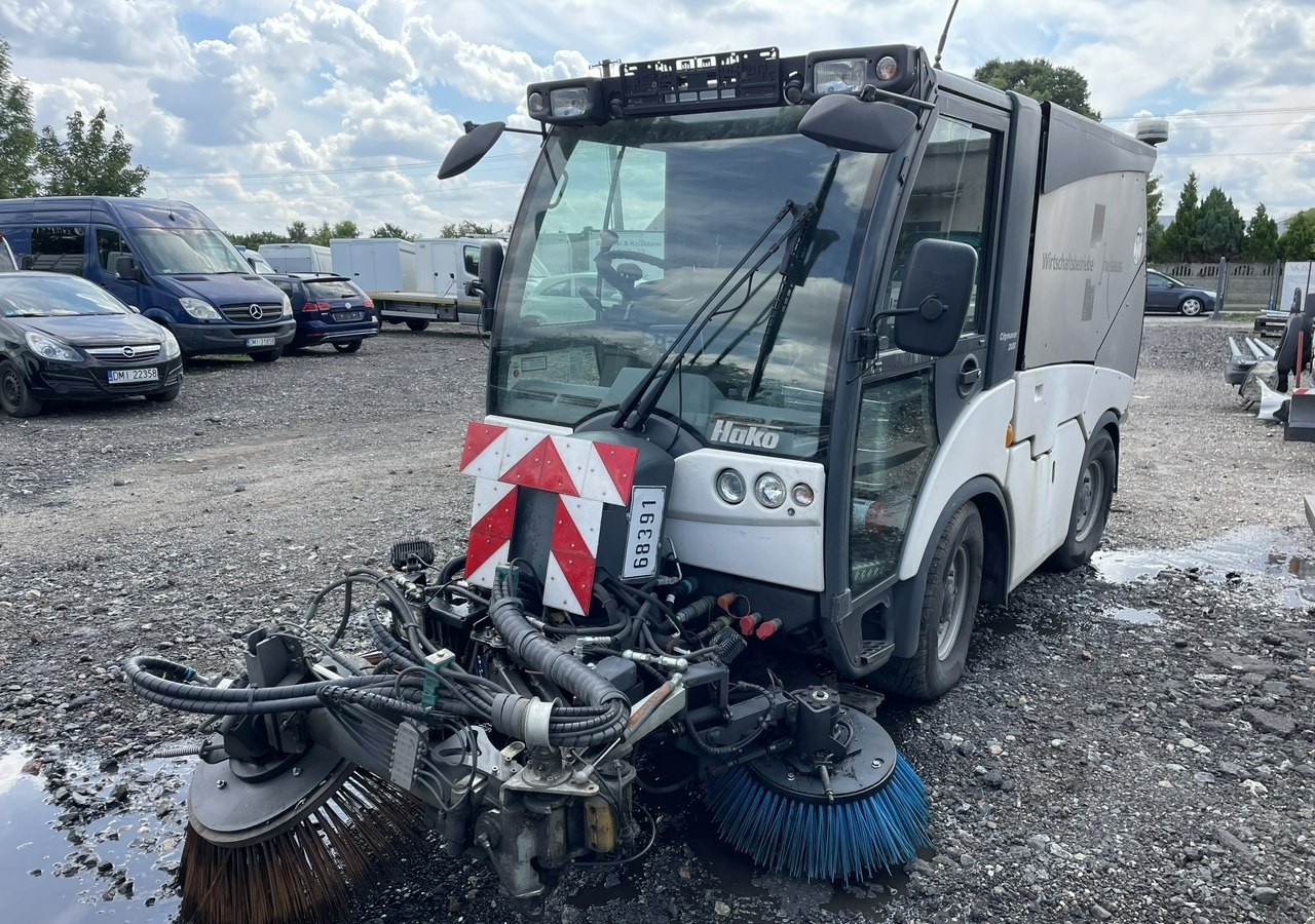 Inna Inny Hako Citymaster 2000 Zamiatarka 2016 - Подметально-уборочная машина: фото 1 Inna Inny Hako Citymaster 2000 Zamiatarka 2016 - Подметально-уборочная машина: фото 1