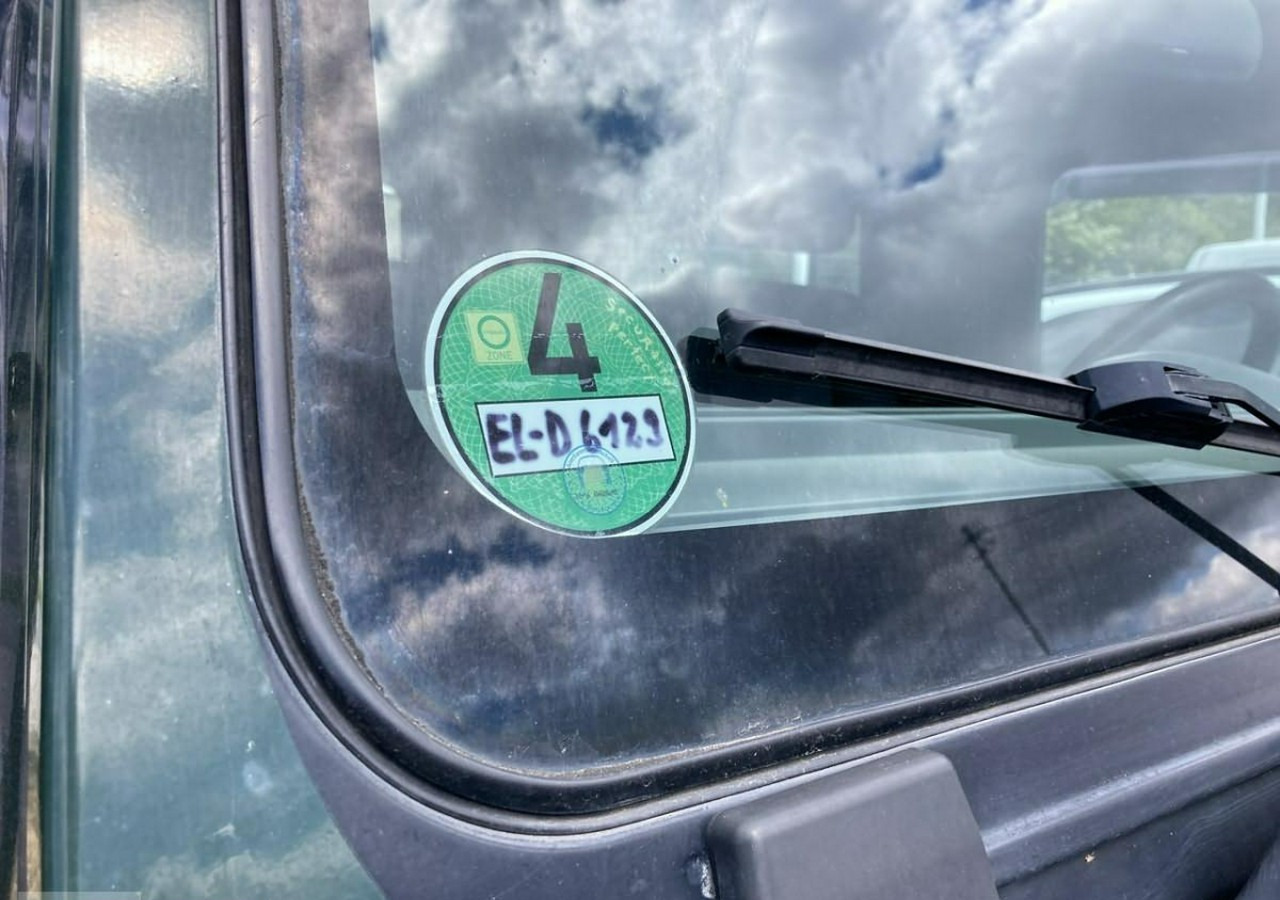 Iveco Massif Iveco 3.0 HPI 4X4 Klima Massif Santana Ciężarowy 2009 - Цельнометаллический фургон: фото 2 Iveco Massif Iveco 3.0 HPI 4X4 Klima Massif Santana Ciężarowy 2009 - Цельнометаллический фургон: фото 2